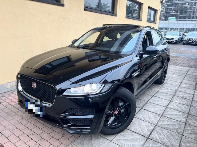 JAGUAR F-Pace 2.0 D 180 CV AWD aut. Portfolio TETTO PANORAMICO Immagine 0