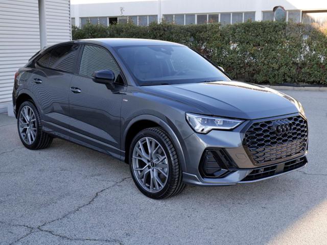 AUDI Q3 Sportback 2.0 (35) Tdi 150cv S-tr. Identity Black Immagine 2