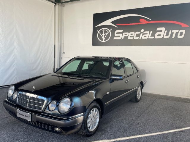 MERCEDES-BENZ E 200 Elegance 56000km Immagine 2