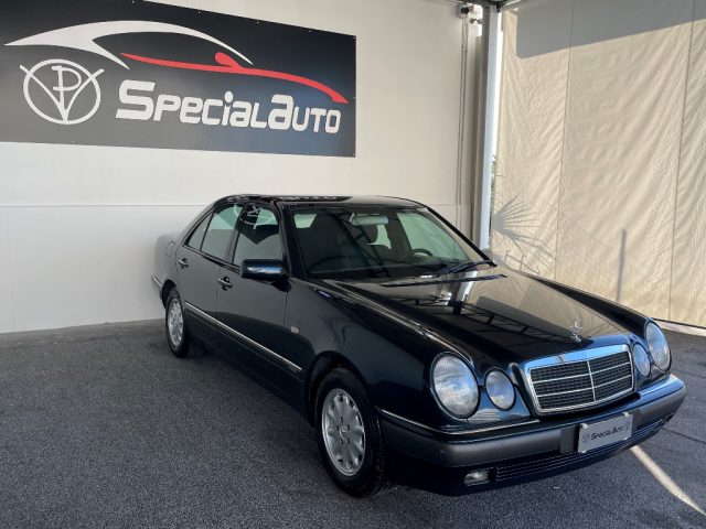 MERCEDES-BENZ E 200 Elegance 56000km Immagine 1