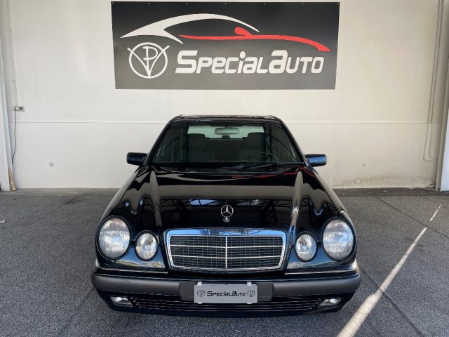 MERCEDES-BENZ E 200 Elegance 56000km Immagine 0