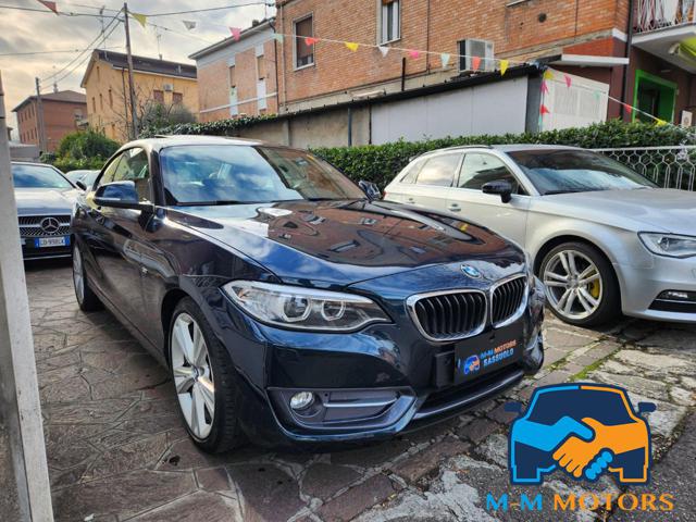 BMW 220 d Coupé Sport Immagine 3