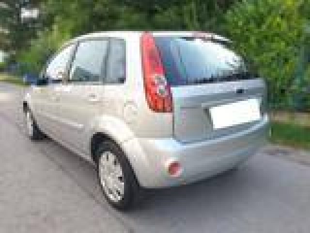 FORD Fiesta 1.2 Immagine 3