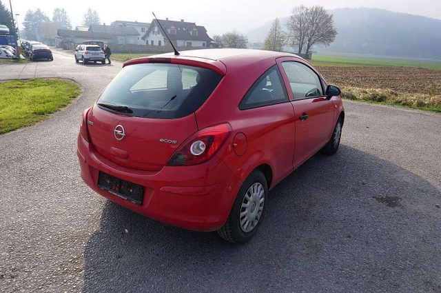 OPEL Corsa 3 porte GPL *MOTORE NUOVO* Immagine 3