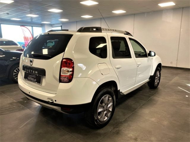 DACIA Duster 1.5 dCi Lauréate + Navigatore Immagine 3