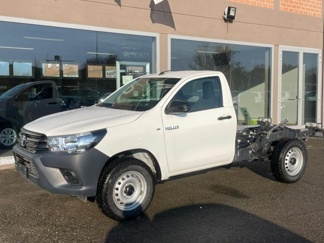 TOYOTA Hilux 2.4 D4-D M/T CHASSIS & CAB 2WD ACTIVE Immagine 1