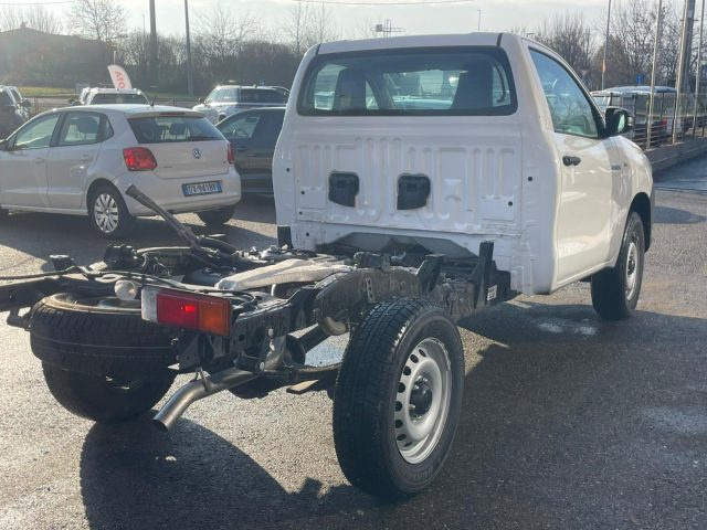 TOYOTA Hilux 2.4 D4-D M/T CHASSIS & CAB 2WD ACTIVE Immagine 3