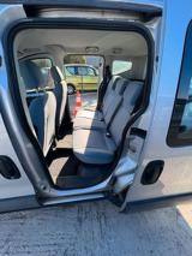 PEUGEOT Bipper 1.4 HDi 70CV CAMBIO AUTOMATICO Immagine 3