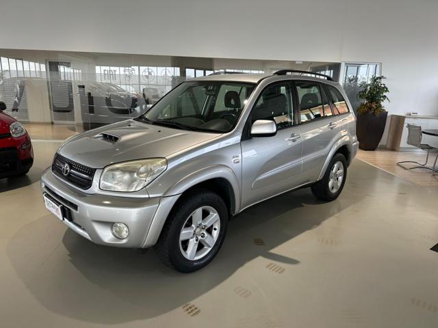 TOYOTA RAV 4 MY23 RAV4 2.0 Tdi D-4D cat 5 porte Immagine 0