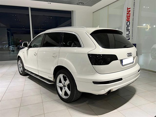 AUDI Q7 3.0 TDI  v6 240cv S-LINE Immagine 4