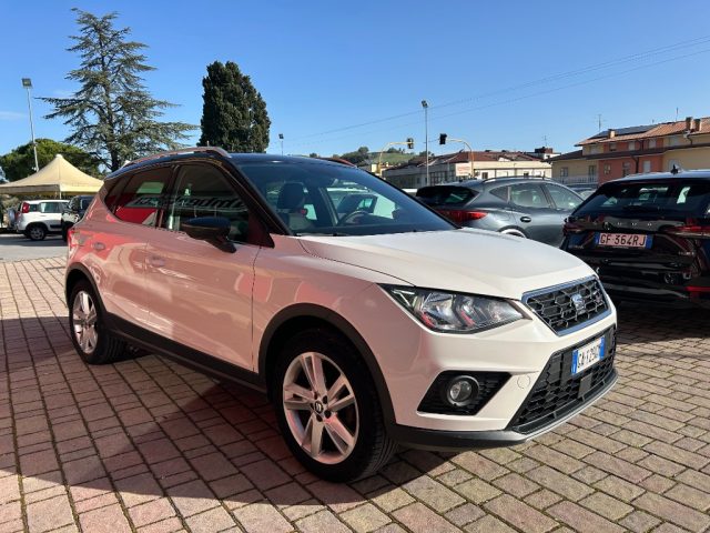 SEAT Arona 1.0 TGI FR Immagine 1