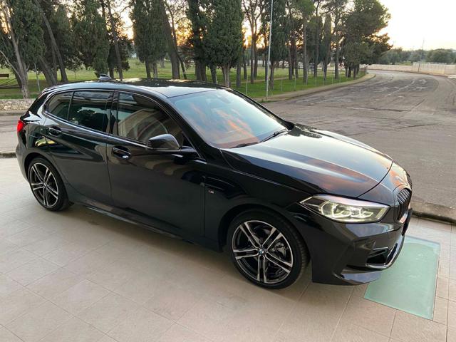 BMW 118 d 5p. Msport ''TOTAL BLACK''-C.AUTOMAITCO-NAVI Immagine 2