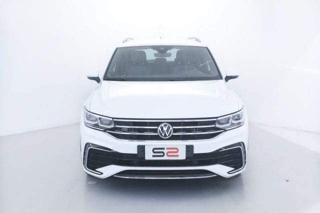 VOLKSWAGEN Tiguan 2.0 TDI 200 CV SCR DSG 4MOTION R-Line Immagine 2