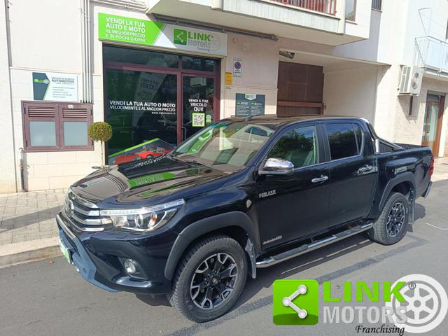 TOYOTA Hilux 2.4 D-4D 4WD 4 porte Double Cab Executive Immagine 1