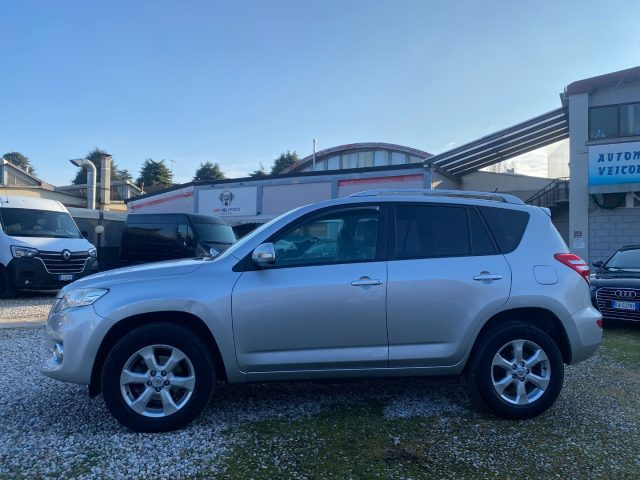 TOYOTA RAV 4 MY23 RAV4 2.2 D-4D 150 CV Lounge Immagine 2