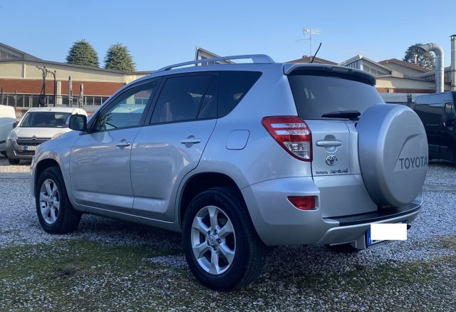 TOYOTA RAV 4 MY23 RAV4 2.2 D-4D 150 CV Lounge Immagine 3