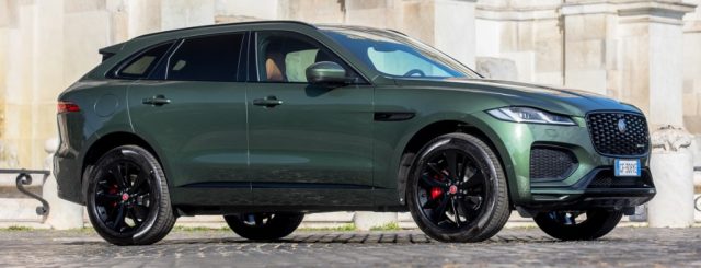 JAGUAR F-Pace 2.0 D 204 CV AWD aut. R-Dynamic SE GREENSTONE Immagine 0