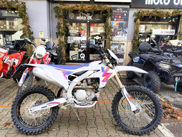 YAMAHA YZ 450 F . Immagine 0