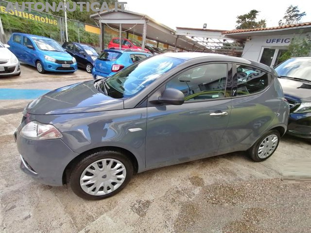 LANCIA Ypsilon 1.2 69cv 5 PORTE SILVER Immagine 1