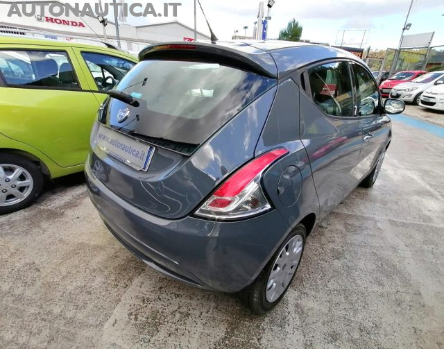 LANCIA Ypsilon 1.2 69cv 5 PORTE SILVER Immagine 3