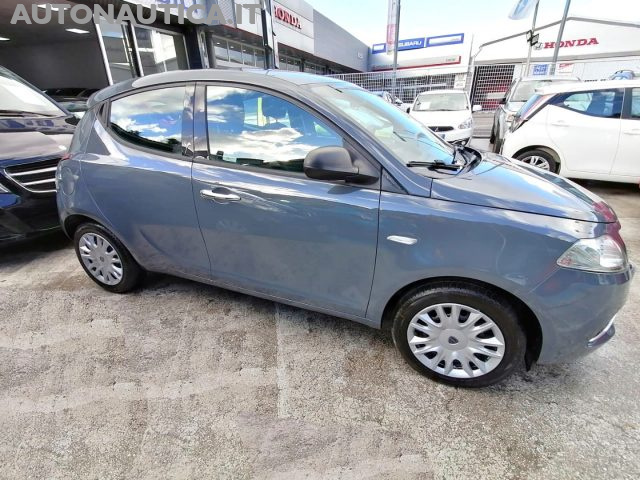 LANCIA Ypsilon 1.2 69cv 5 PORTE SILVER Immagine 4