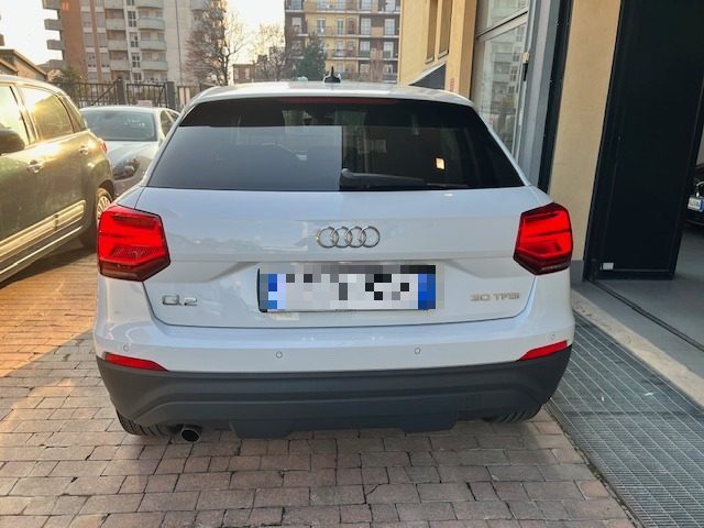 AUDI Q2 1.0 TFSI S tronic Business Immagine 4