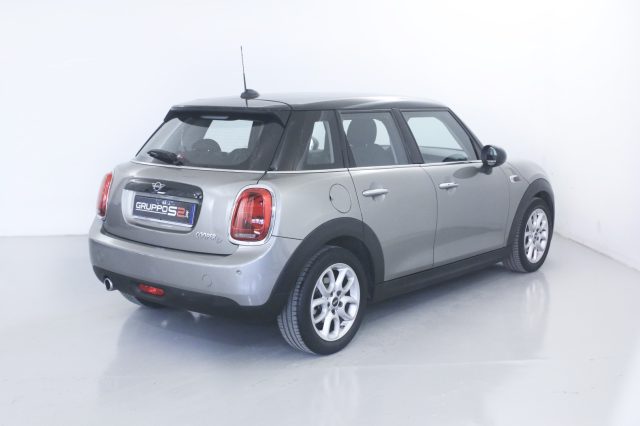 MINI Cooper D 1.5 Cooper D Hype 5 porte Neopatentati Immagine 4