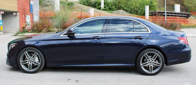 MERCEDES-BENZ E 220 d Auto Premium Plus Immagine 1