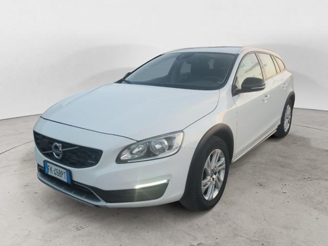 VOLVO V60 Cross Country D3 Geartronic Business Plus Immagine 0