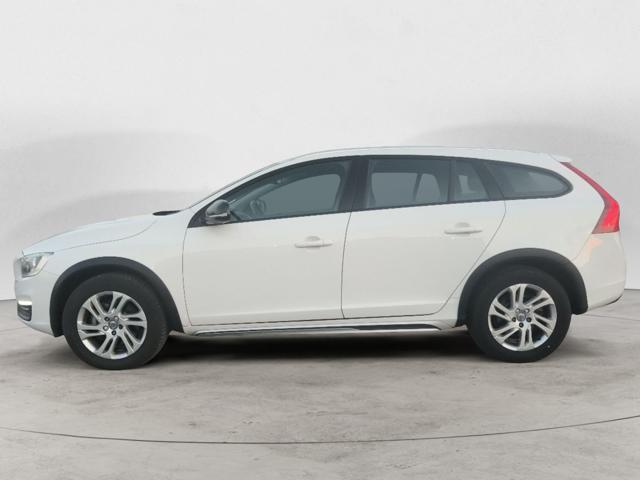 VOLVO V60 Cross Country D3 Geartronic Business Plus Immagine 1