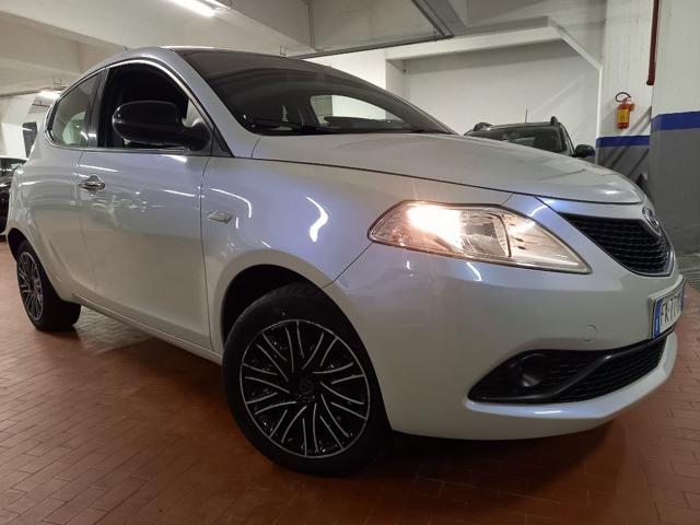 LANCIA Ypsilon 1.2 69 CV 5 porte Gold Immagine 1