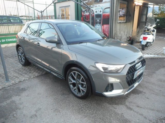 AUDI A1 AUDI A1 citycarver 30 TFSI Identity Contrast Immagine 2