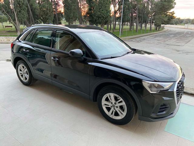 AUDI Q3 35 2.0 TDI S tronic Business COCKPIT Immagine 2