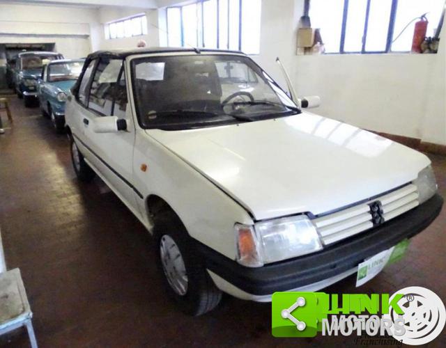 PEUGEOT 205 CJ Cabriolet. Immagine 0