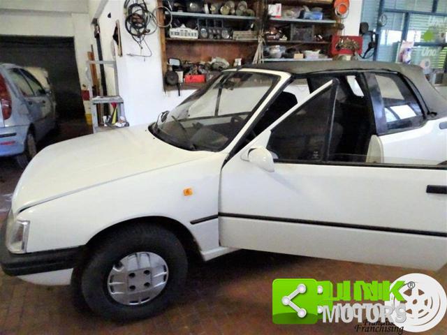 PEUGEOT 205 CJ Cabriolet. Immagine 1