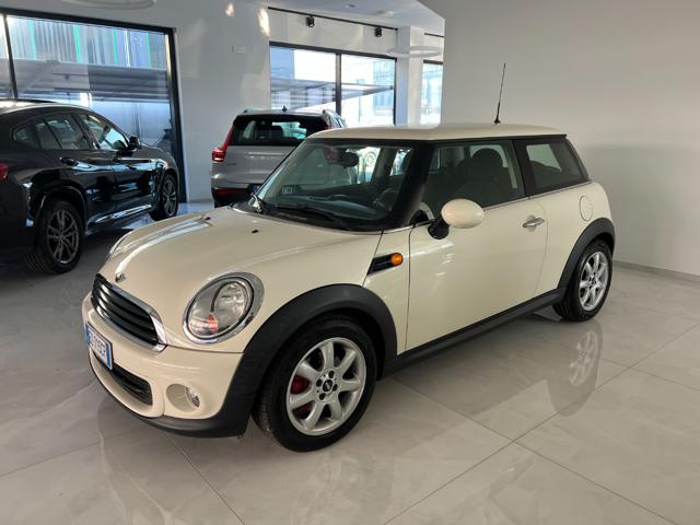 MINI One 1.6 16V One (55kW) Neopatentati Immagine 0