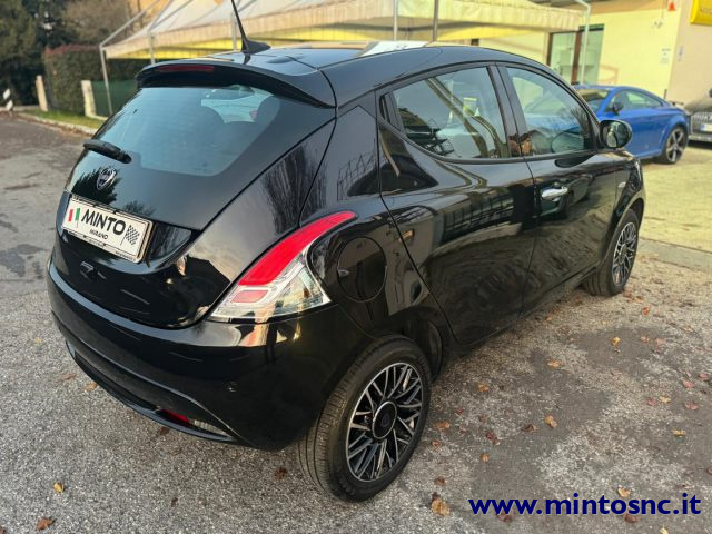 LANCIA Ypsilon 1.0 FireFly 5 porte S&S Hybrid Platino Immagine 2