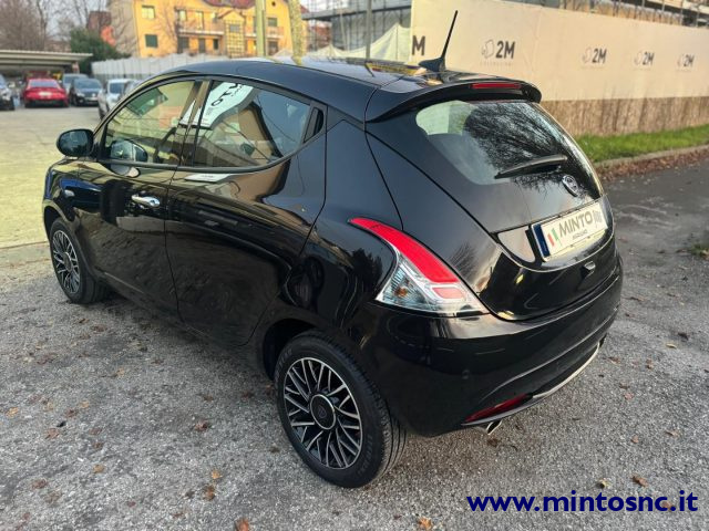 LANCIA Ypsilon 1.0 FireFly 5 porte S&S Hybrid Platino Immagine 1