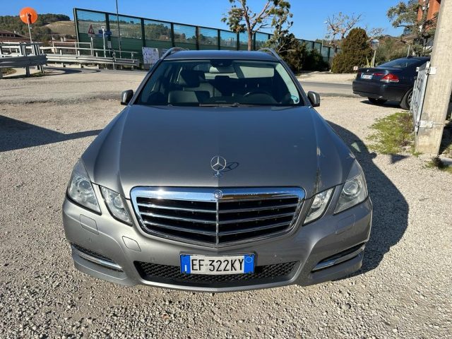 MERCEDES-BENZ E 220 CDI S.W. BlueEFFICIENCY Avantgarde Immagine 1