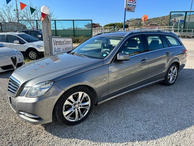 MERCEDES-BENZ E 220 CDI S.W. BlueEFFICIENCY Avantgarde Immagine 2