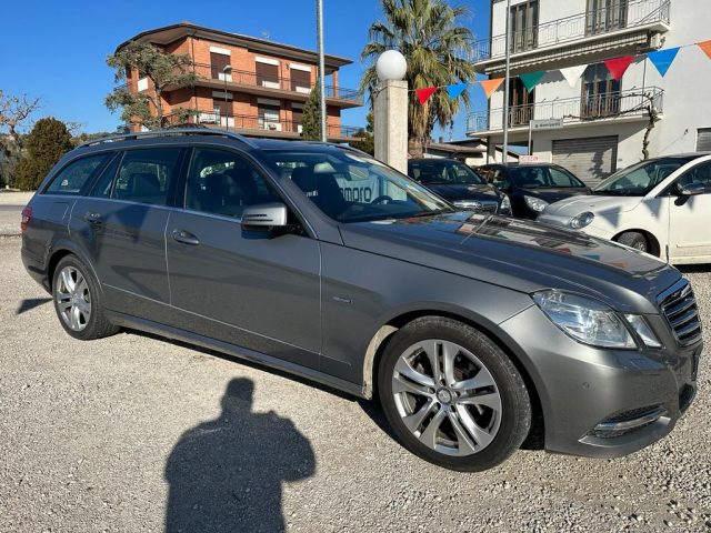 MERCEDES-BENZ E 220 CDI S.W. BlueEFFICIENCY Avantgarde Immagine 0