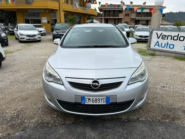 OPEL Astra 1.4 Turbo 140CV Sports Tourer GPL Tech Cosmo Immagine 1