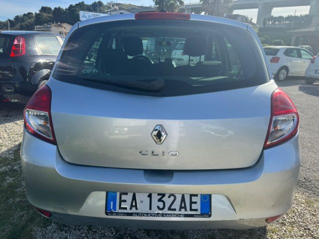 RENAULT Clio 1.2 16V 5 porte Confort Immagine 4