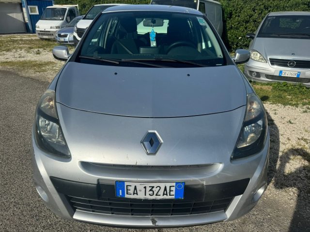 RENAULT Clio 1.2 16V 5 porte Confort Immagine 1