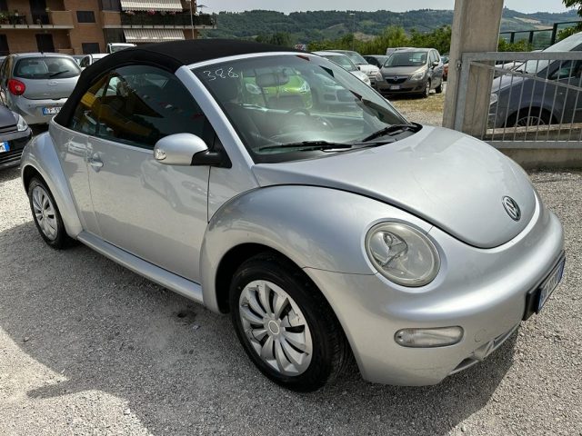 VOLKSWAGEN New Beetle 1.9 TDI 101CV Cabrio Immagine 2