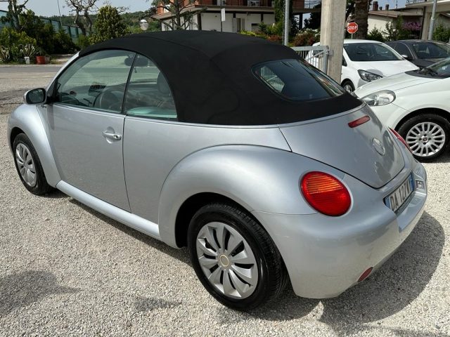 VOLKSWAGEN New Beetle 1.9 TDI 101CV Cabrio Immagine 3