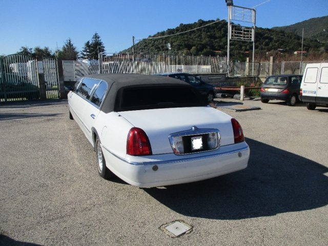 LINCOLN Town Car Limousine Immagine 2