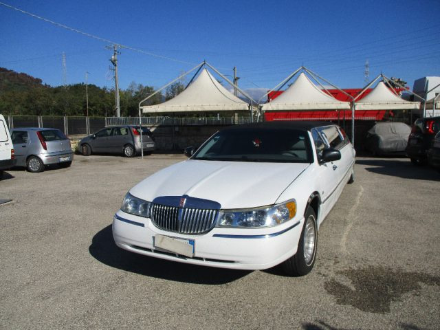 LINCOLN Town Car Limousine Immagine 0