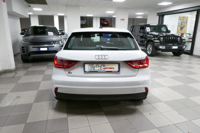 AUDI A1 Sportback 30 TFSI Admired Immagine 4