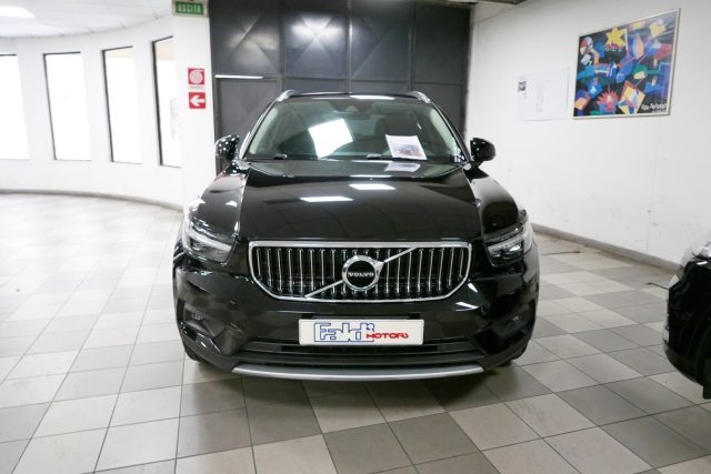 VOLVO XC40 T4 Recharge Plug-in Hybrid Inscription Expression Immagine 1